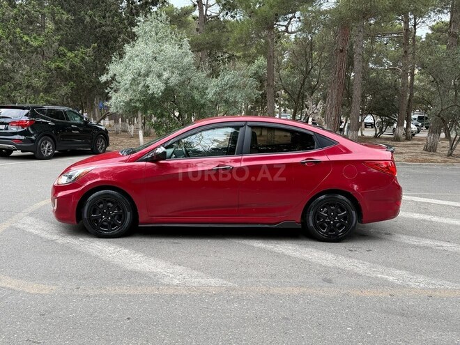 Hyundai Accent-5