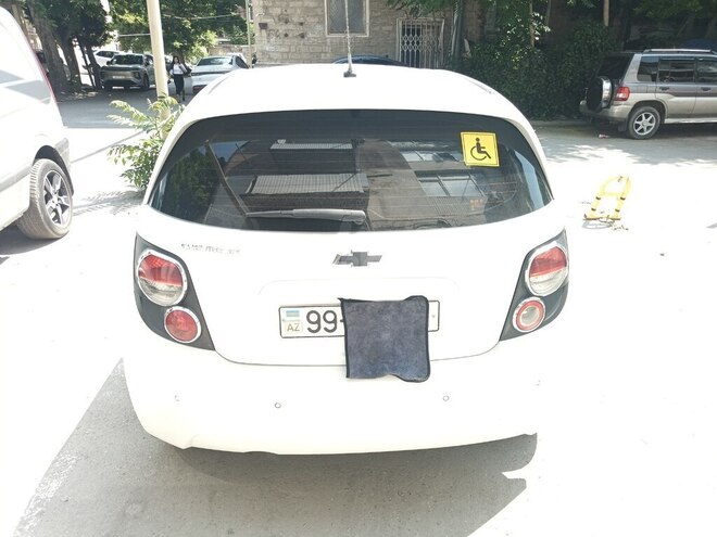 Chevrolet Aveo-8