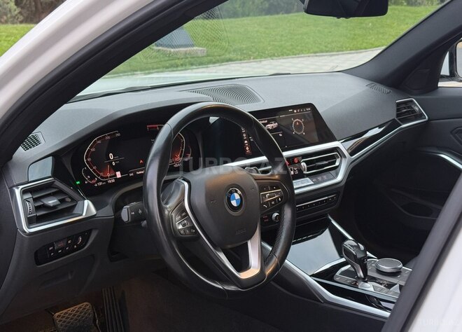 BMW 330-10