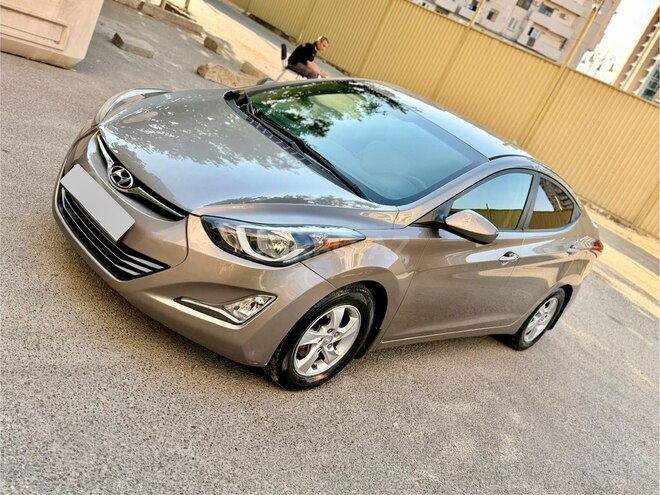 Hyundai Elantra-2