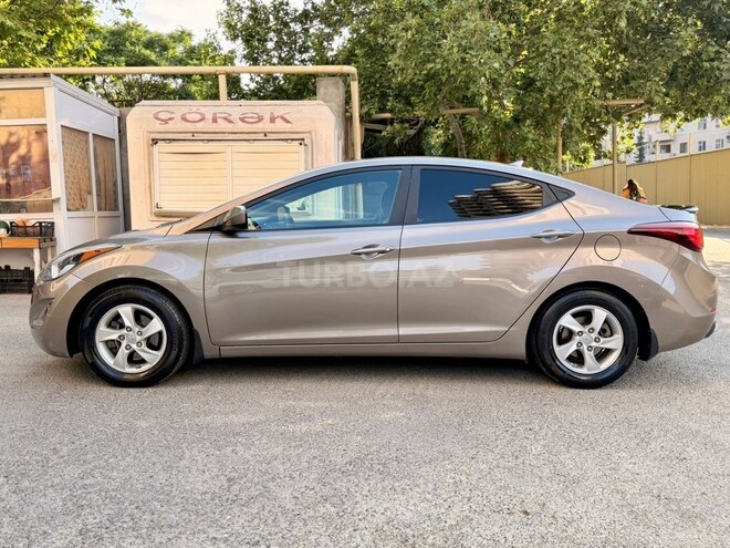 Hyundai Elantra-9