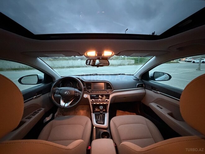 Hyundai Elantra-2