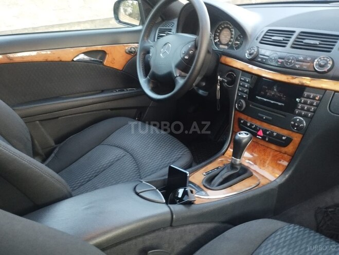 Mercedes E 200-10