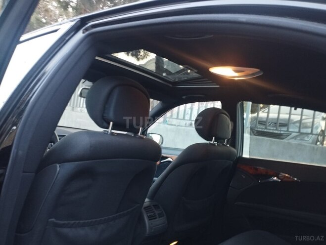 Mercedes E 200-17