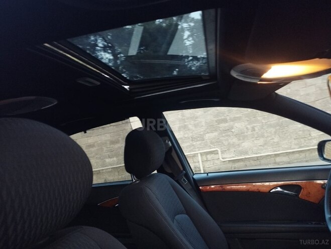 Mercedes E 200-13