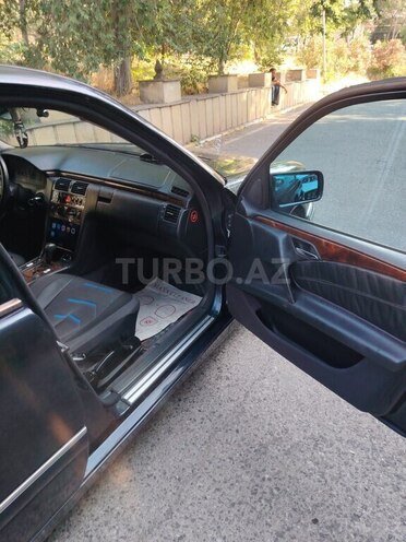 Mercedes E 220-4