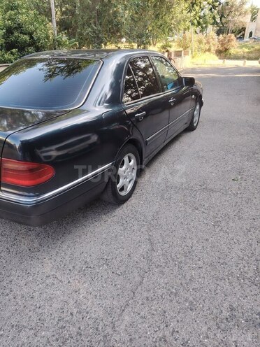 Mercedes E 220-7