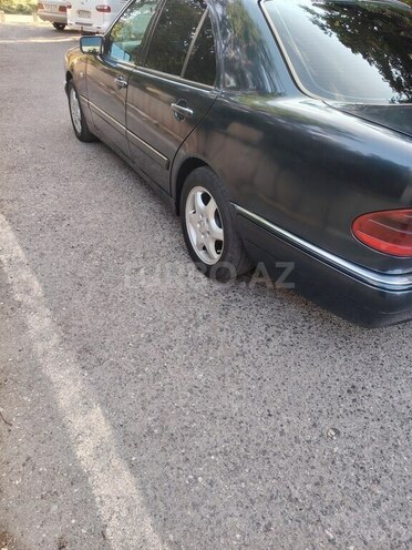 Mercedes E 220-8