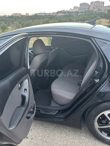 Hyundai Elantra-7