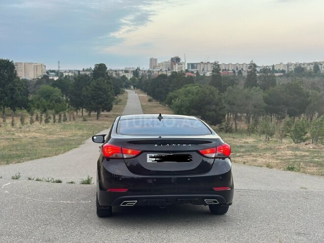 Hyundai Elantra-6