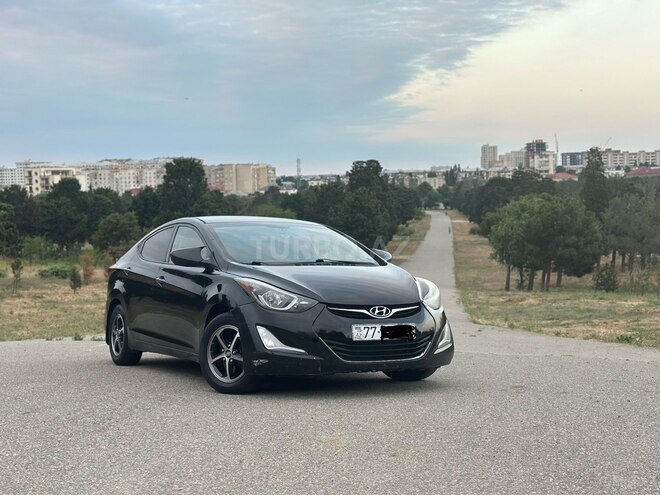 Hyundai Elantra-2