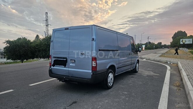 Ford Transit-3