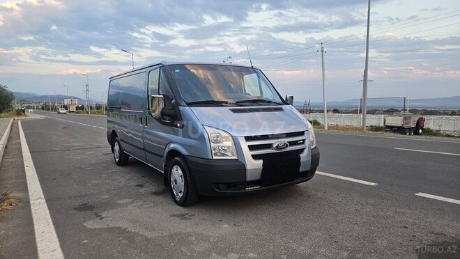 Ford Transit-2