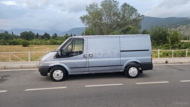 Ford Transit-7