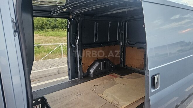 Ford Transit-10