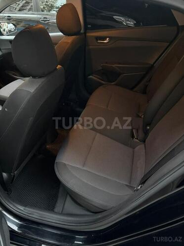 Hyundai Accent-10