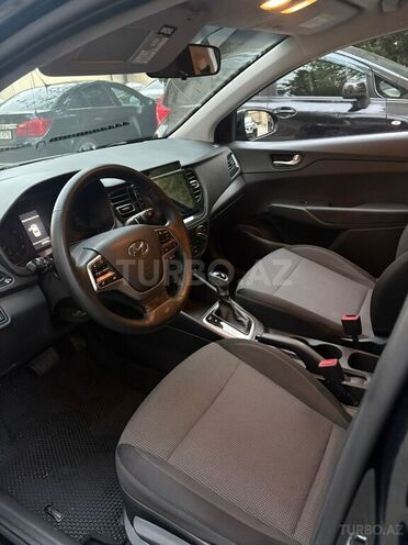 Hyundai Accent-6