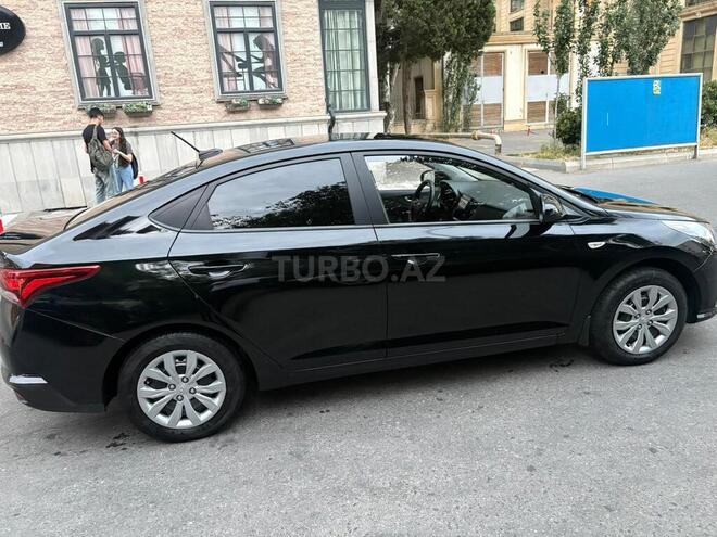 Hyundai Accent-3
