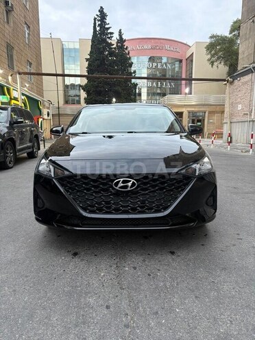 Hyundai Accent-1
