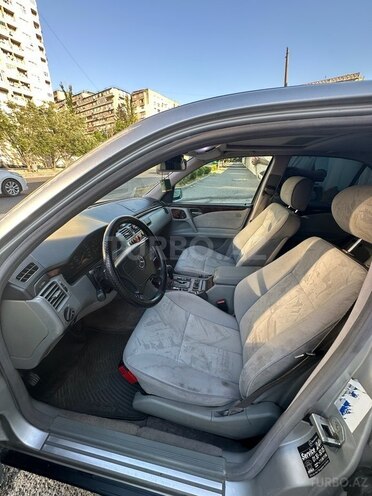 Mercedes E 240-7
