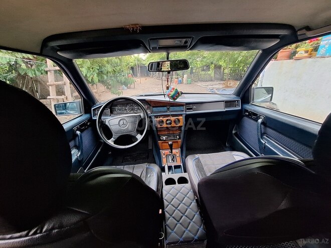 Mercedes 190-5