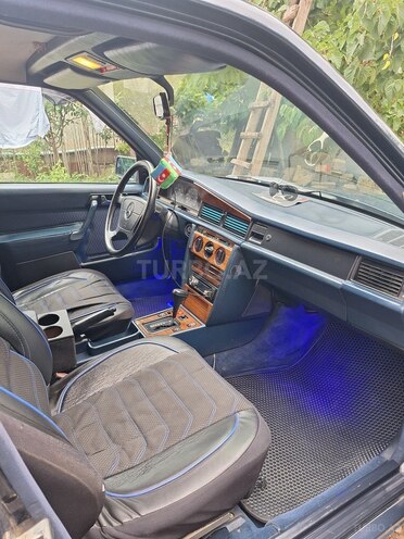 Mercedes 190-8