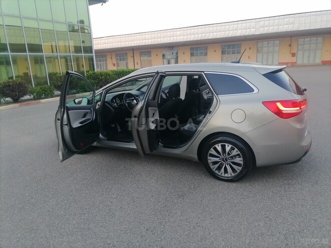 Kia Ceed SW-19