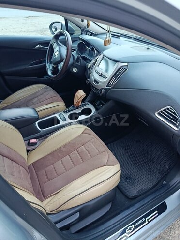 Chevrolet Cruze-9