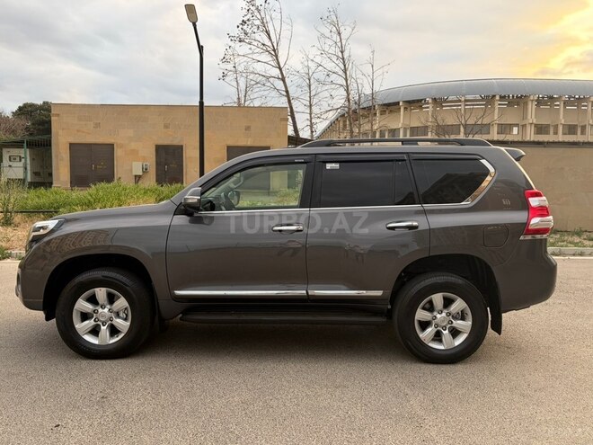 Toyota Land Cruiser Prado-3