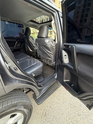 Toyota Land Cruiser Prado-15