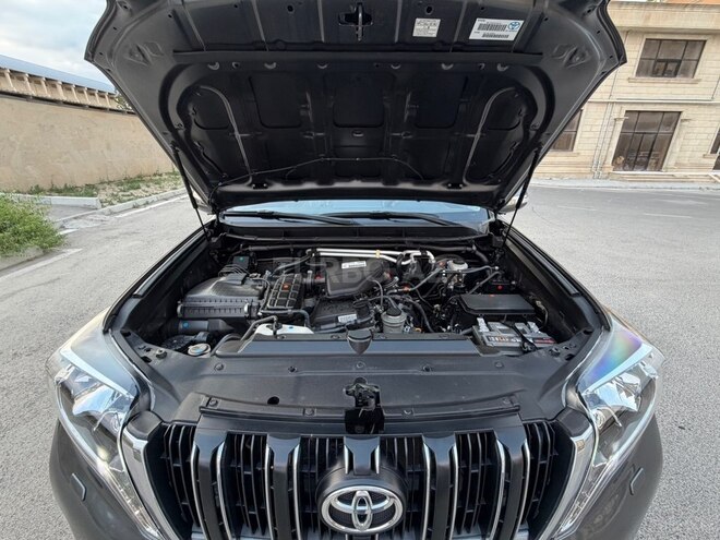 Toyota Land Cruiser Prado-17