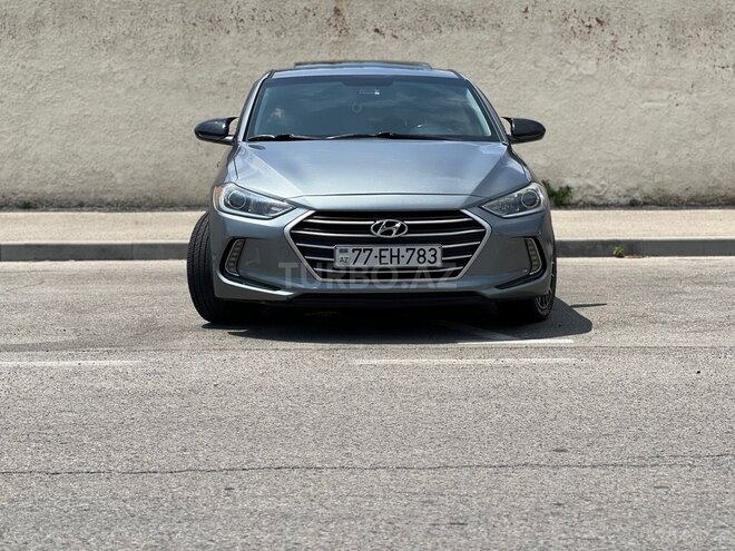 Hyundai Elantra-1