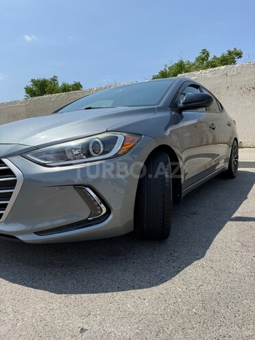 Hyundai Elantra-10