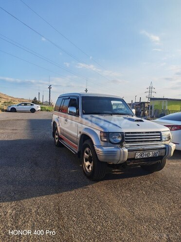 Mitsubishi Pajero-3