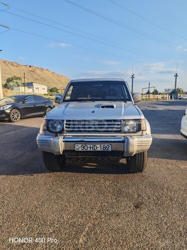 Mitsubishi Pajero-1