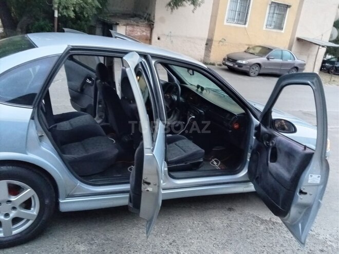 Opel Vectra-13