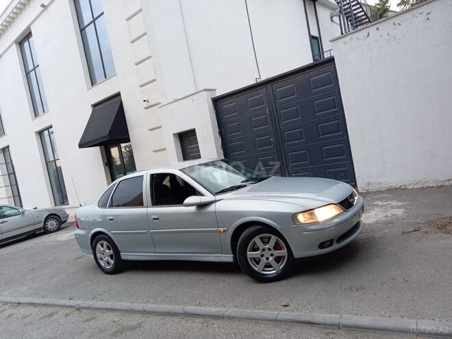 Opel Vectra-4