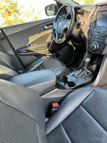 Hyundai Santa Fe-15