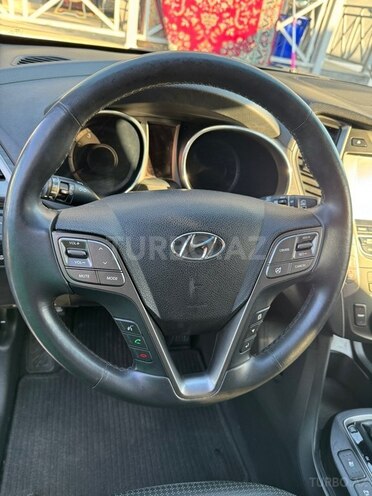 Hyundai Santa Fe-12