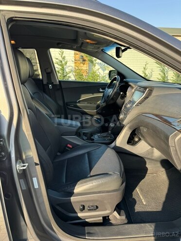 Hyundai Santa Fe-13