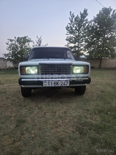 LADA (VAZ) 2107-1