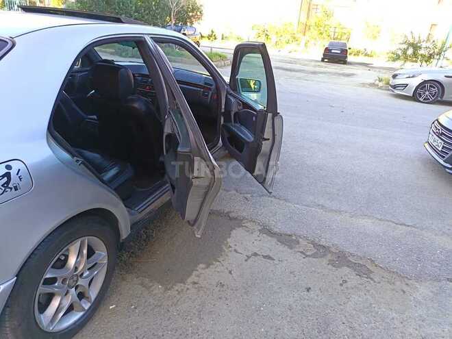 Mercedes E 230-10
