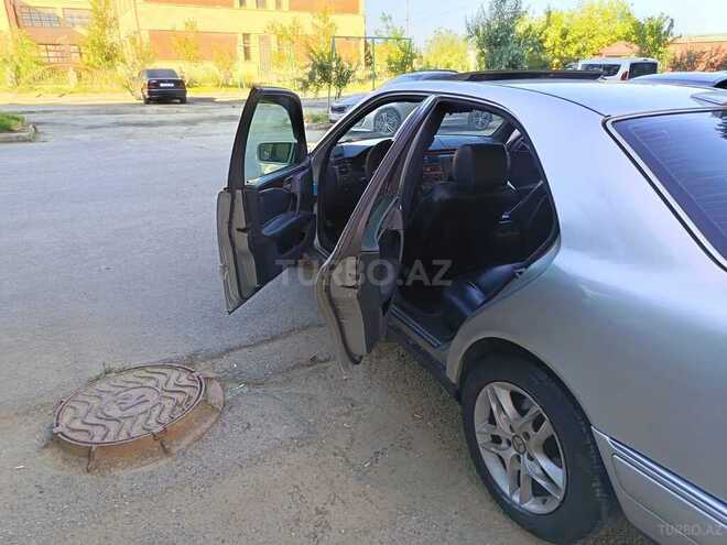 Mercedes E 230-9