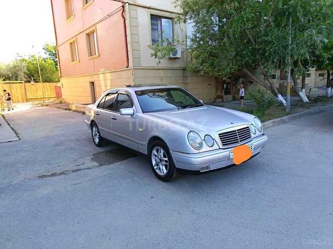 Mercedes E 230-2