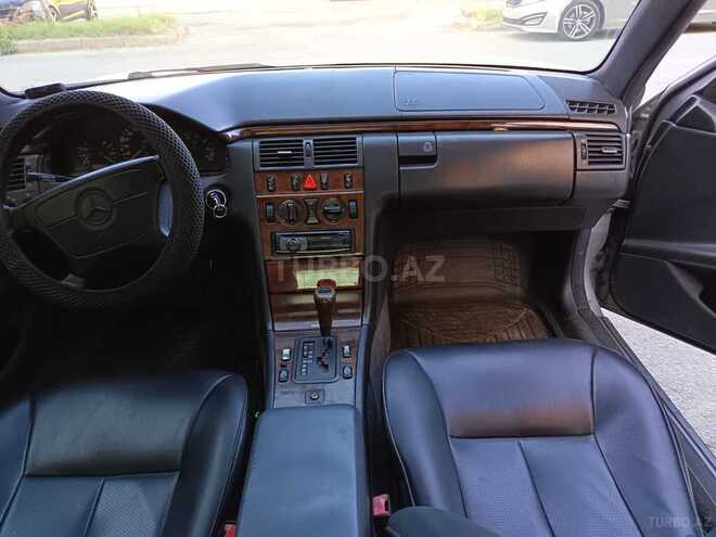 Mercedes E 230-13