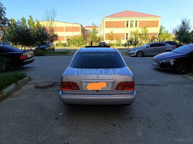 Mercedes E 230-4