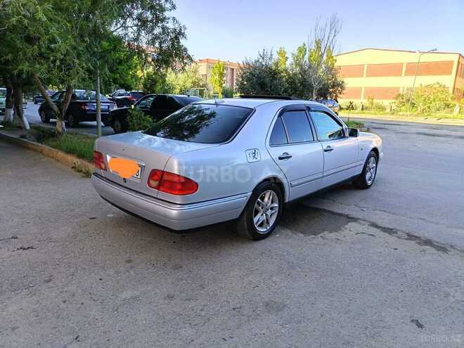 Mercedes E 230-6