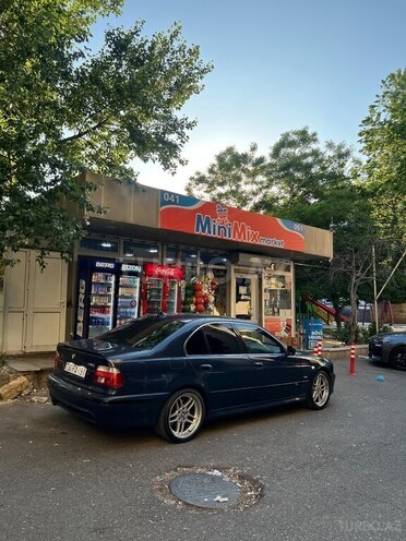 BMW 528-5