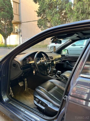 BMW 528-9