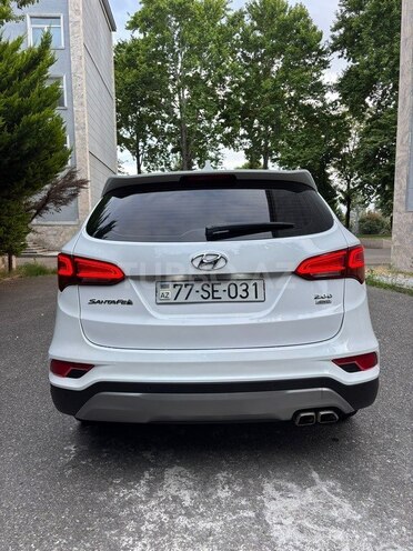 Hyundai Santa Fe-5